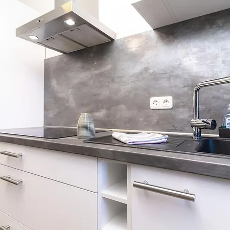 Apartment Seaside Mit Direkter Strandblick & 2 Balkone By Interhome *