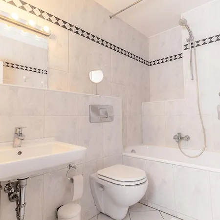 Apartman Apartment Seaside Mit Direkter Strandblick & 2 Balkone By Interhome